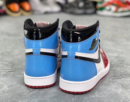 NIKE Air Jordan 1 High OG “FEARLESS”