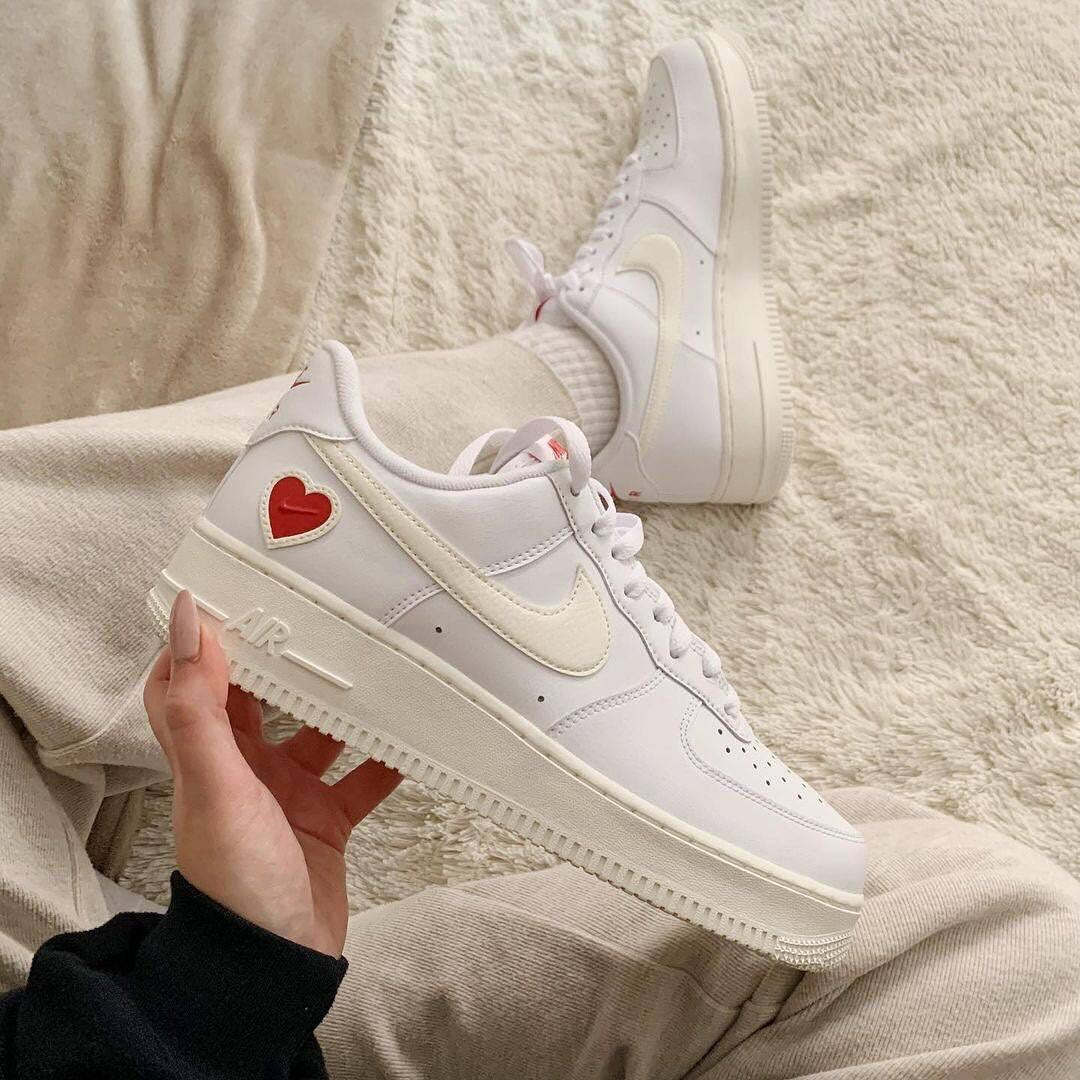 NIKE AIR FORCE 1 VALENTINE’DAY