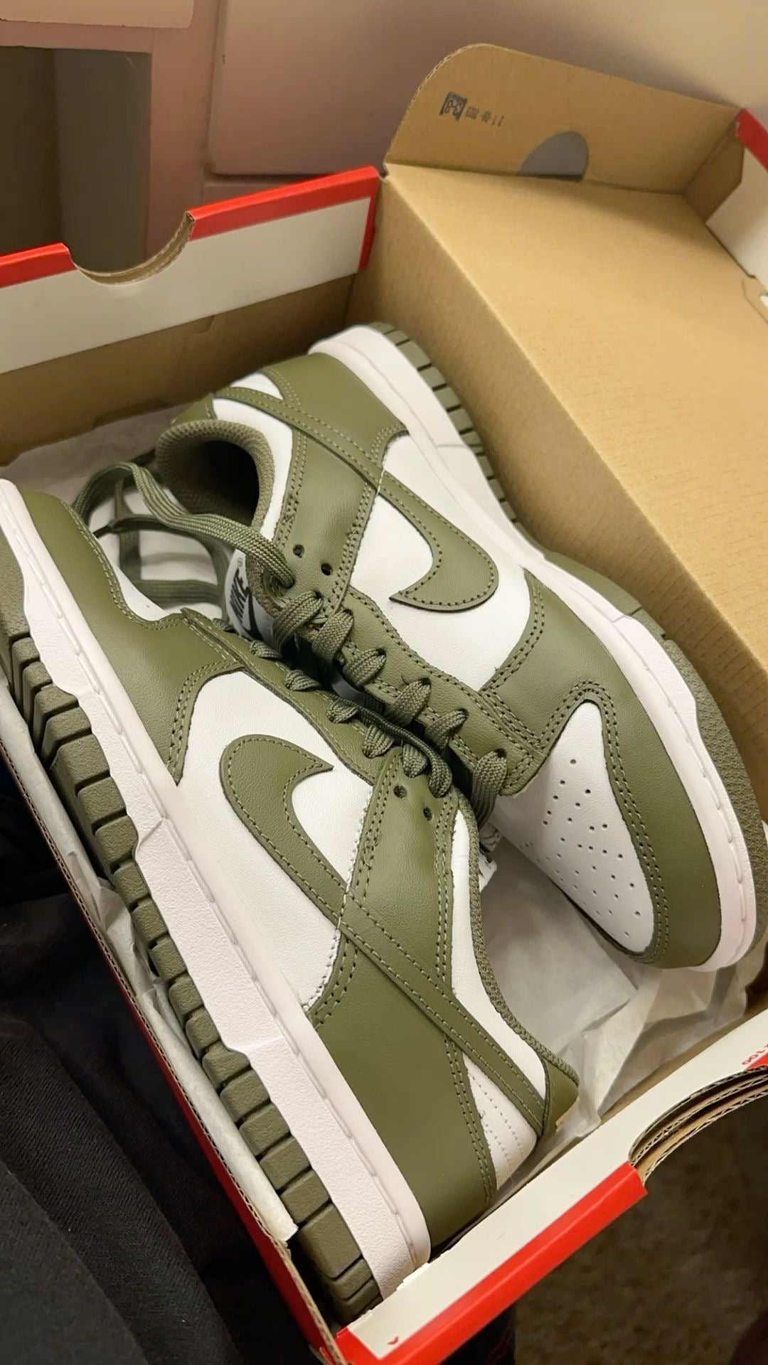 NIKE DUNK MEDIUM OLIVE WMNS