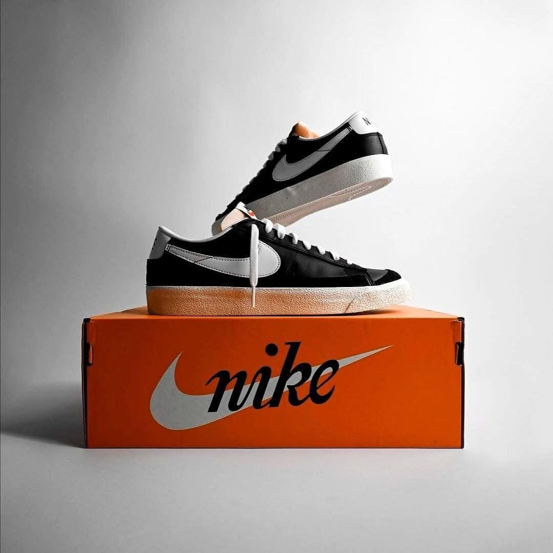 NIKE BLAZER LOW VINTAGE BLACK