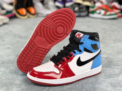 NIKE Air Jordan 1 High OG “FEARLESS”