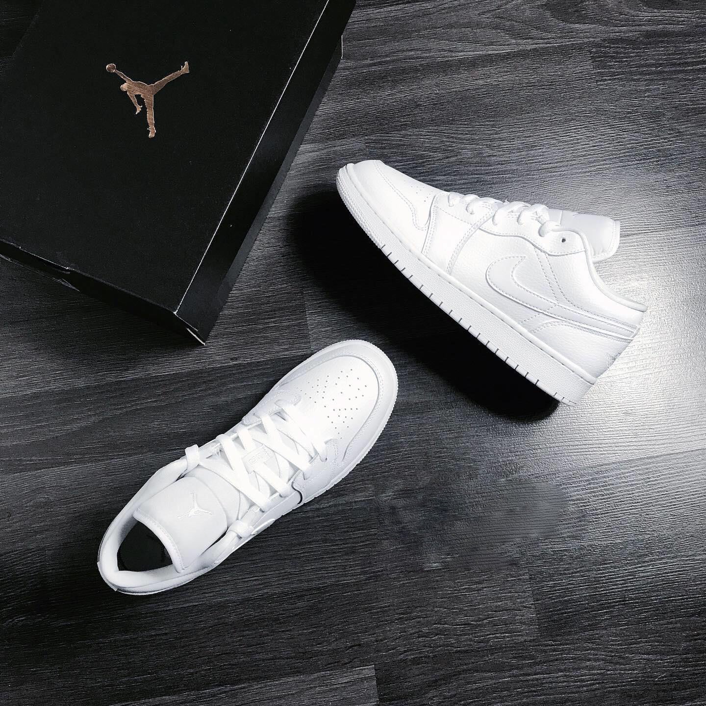 Nike Air Jordan 1 Retro Low Pure Platinum