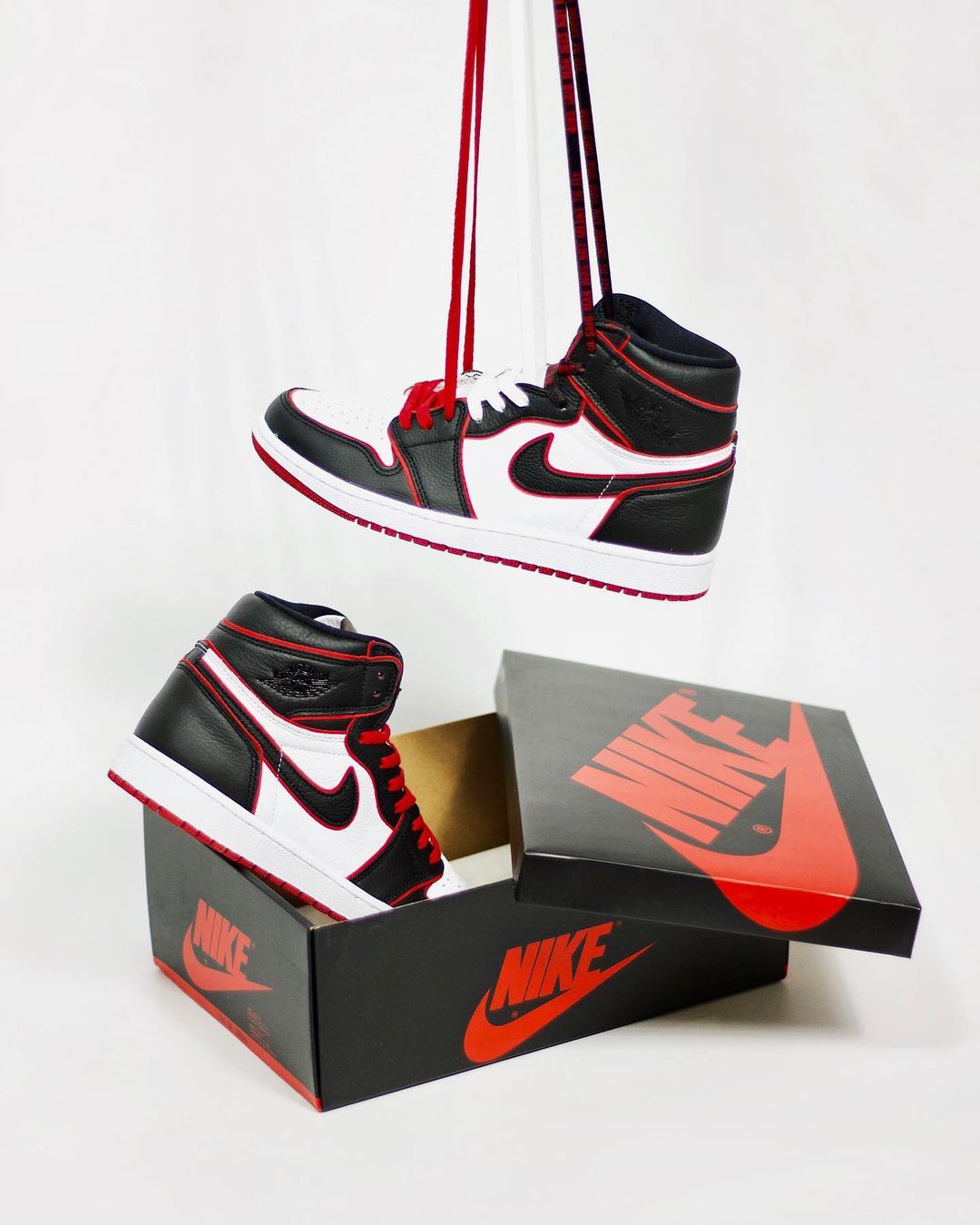 Air Jordan 1 Retro High OG “Bloodline”