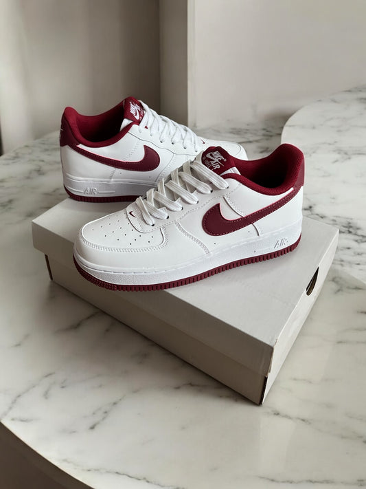 WMNS NIKE AIR FORCE 1 WHITE TEAM RED