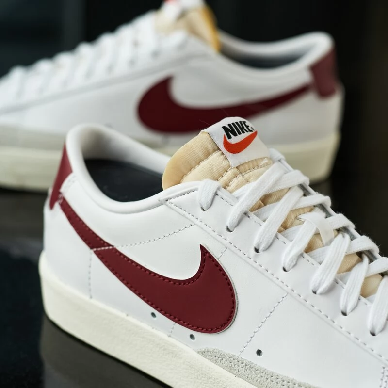 NIKE BLAZER LOW VINTAGE RED