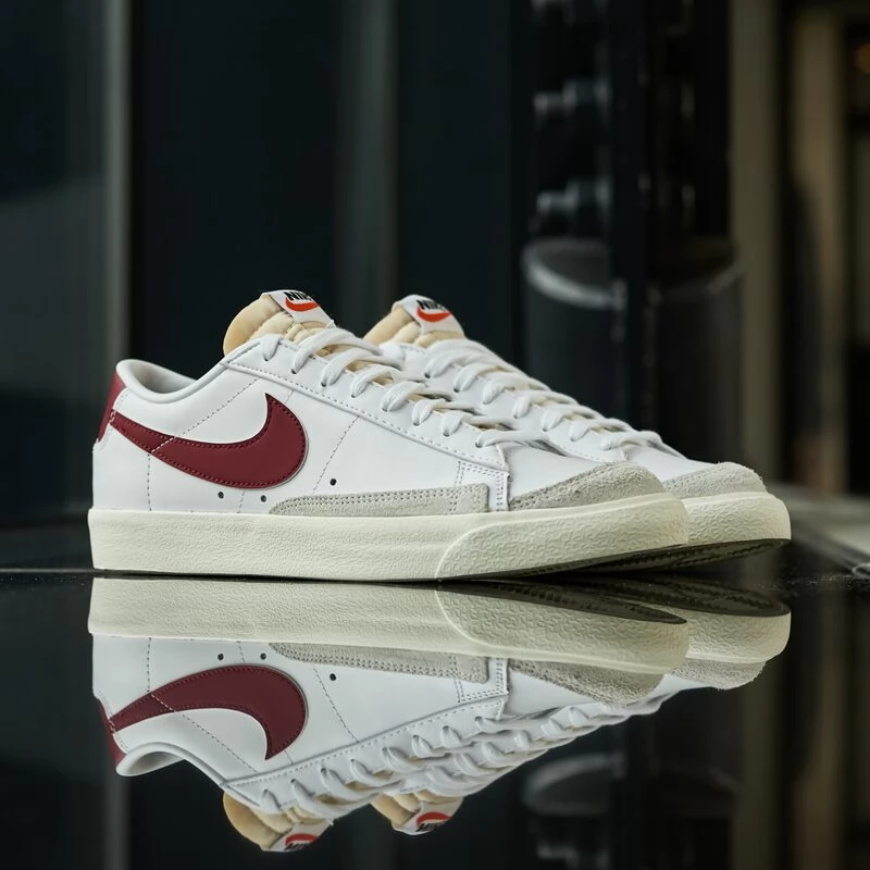 NIKE BLAZER LOW VINTAGE RED
